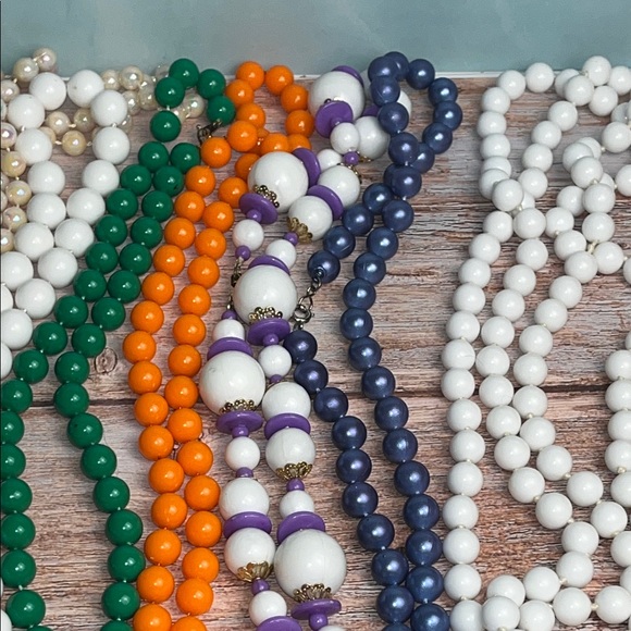 Lot of 9 Colorful Plastic Beaded Necklace Set - Picture 10 of 10